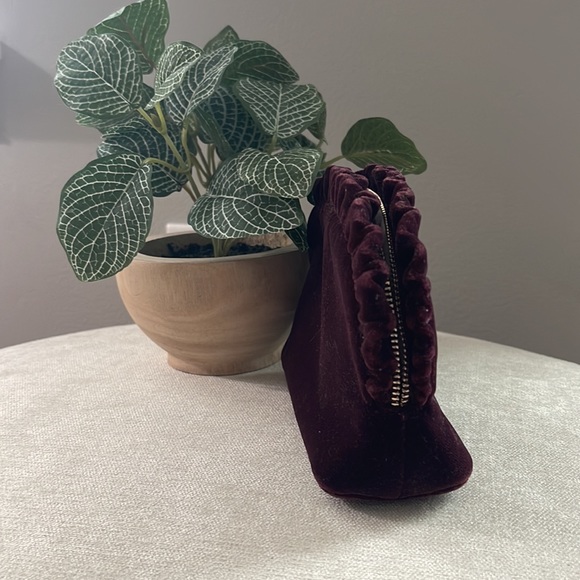 Kate Spade Velvet Burgundy Red Briar Lane Cosmetic Bag - Picture 2 of 4